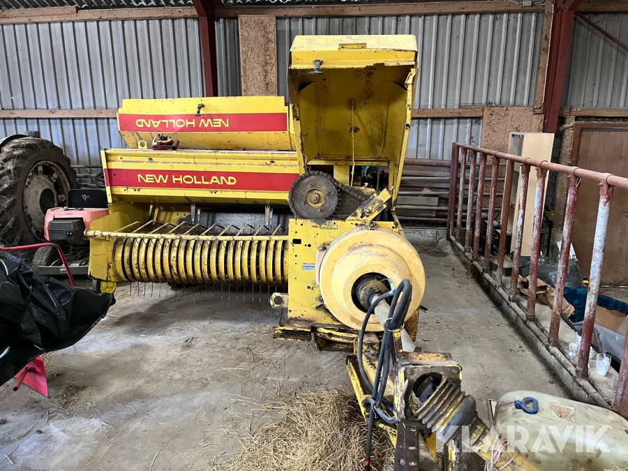 Halmpresser New Holland 940