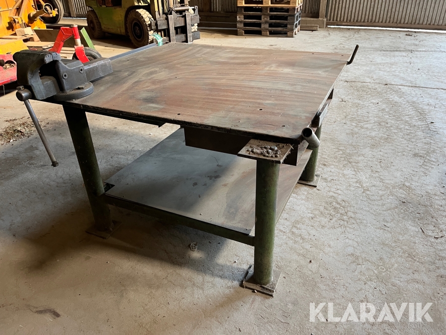 Svejsebord med skruestik
