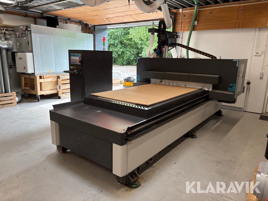 CNC-fræser EA48E-1325 til træ og plast