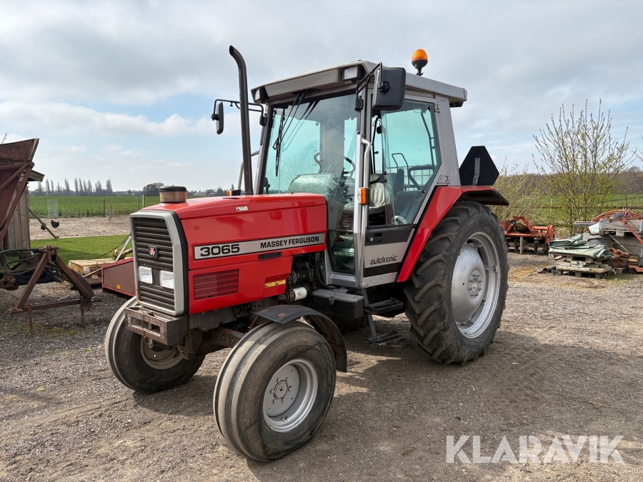 Traktor Massey Ferguson 3065